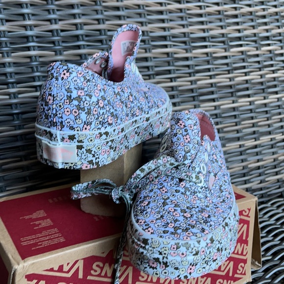 Vans Authentic Mono Floral Multi/Marshmallow WMNS - Picture 10 of 16